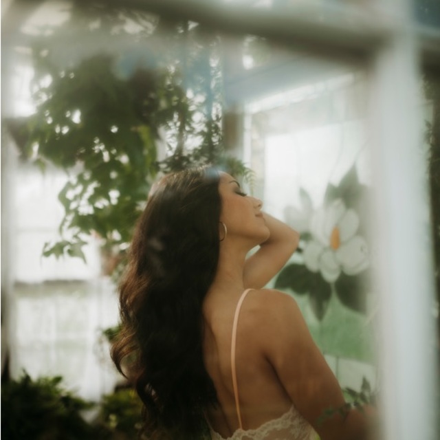 Poshmark banner for @lascivious